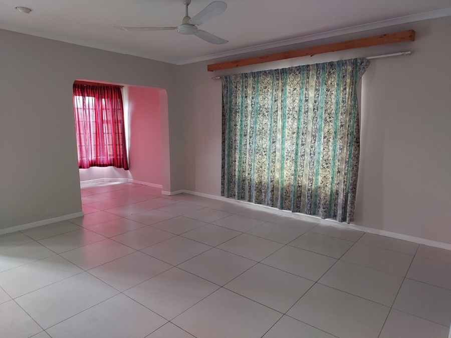 3 Bedroom Property for Sale in Uitenhage Upper Central Eastern Cape
